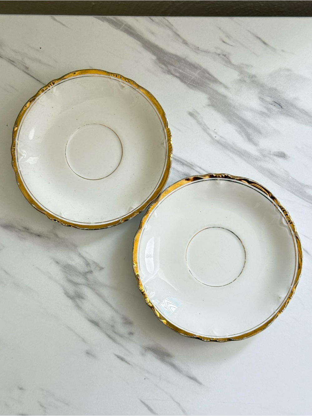Homer Laughlin White Saucer Set of 4 Gold Rim Round 5 in Made in USA